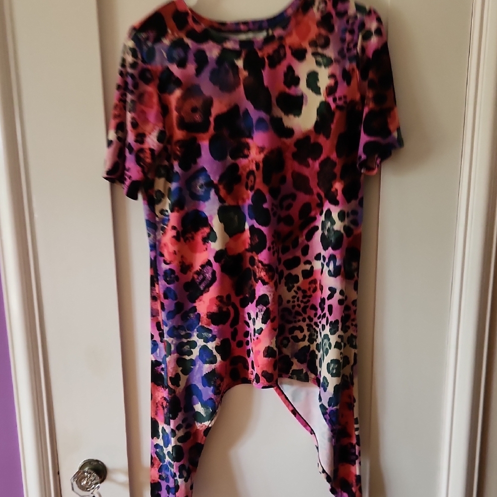 Tango Top Bold Multicolor Leopard Print Split Back